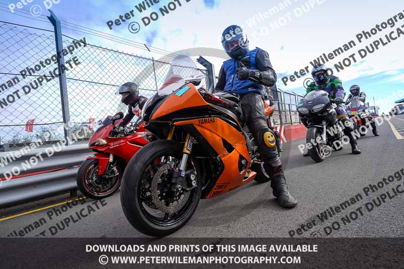 donington no limits trackday;donington park photographs;donington trackday photographs;no limits trackdays;peter wileman photography;trackday digital images;trackday photos